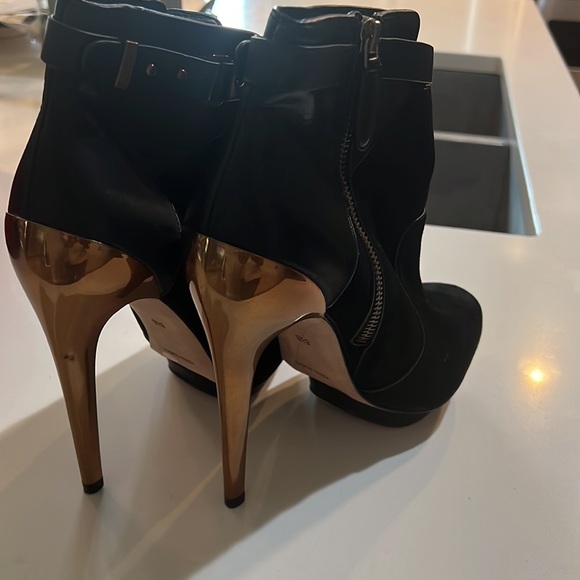 Black booties BCBG - Picture 3 of 3